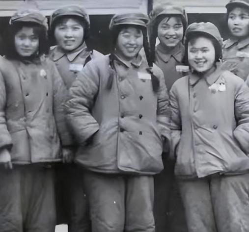 抗美援朝时，5名中国女战士被美军包围后主动投降，此后下落不明，大家都以为她们早已