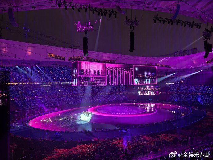 张杰赚点钱全花舞美上了 杰哥在鸟巢创造了奇迹！这舞美设计夯到不行，哥赚点钱全花舞