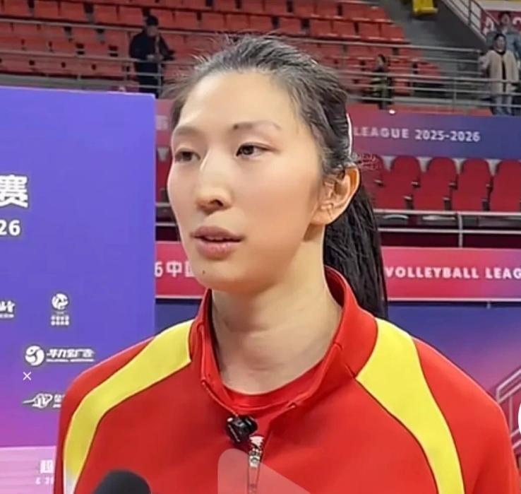 手握多个赛点差一点被天津女排逆转翻盘，江苏女排也真的是没谁了，江苏女排和天津女排