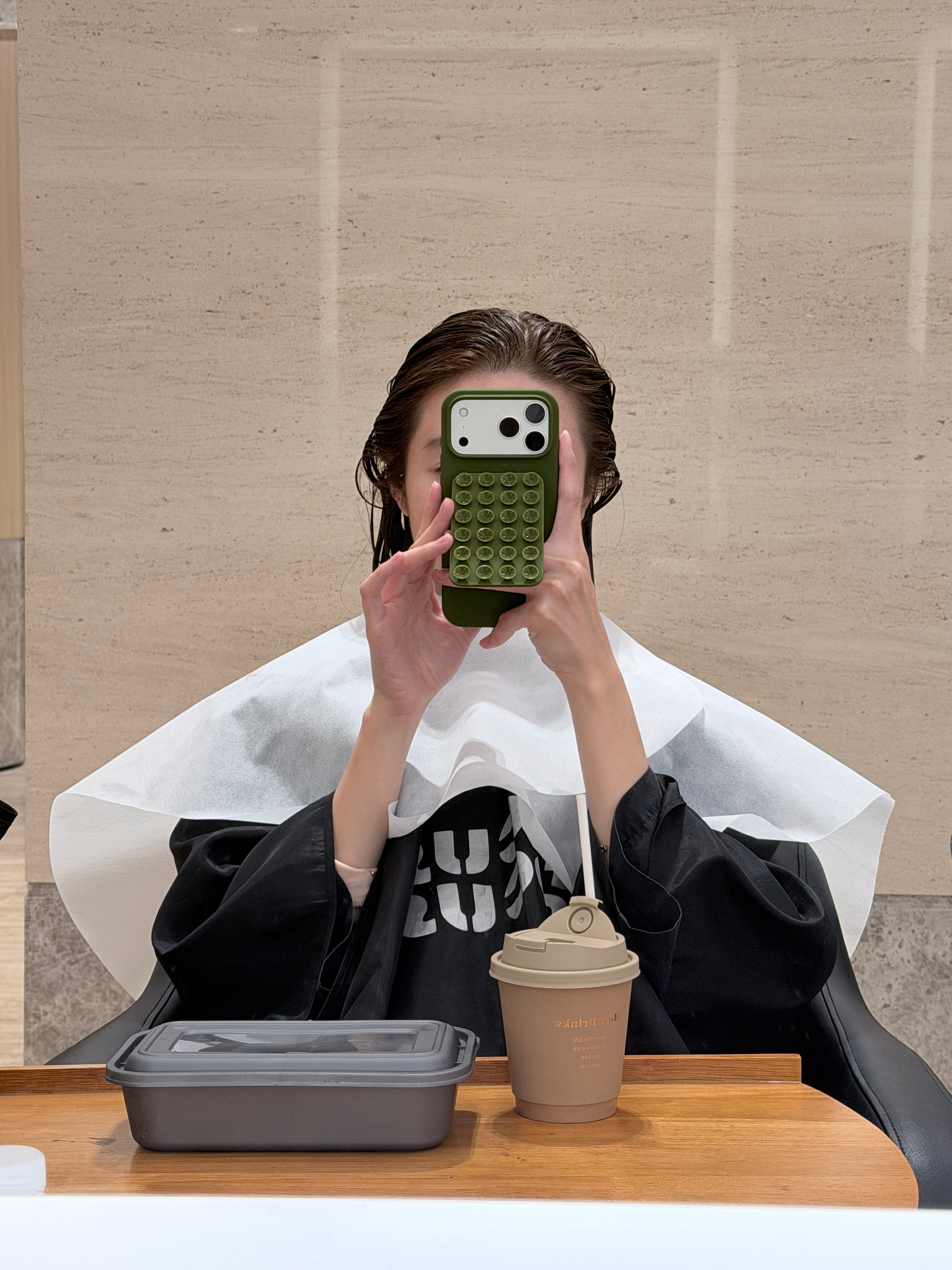 嘿嘿 染了个冷色系的头发 