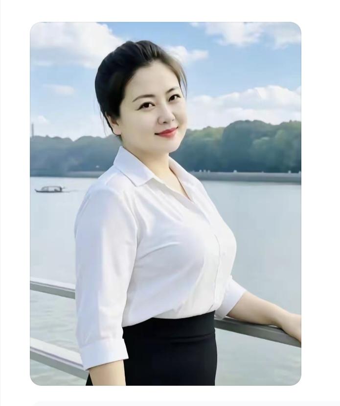 你知道吗？
炎黄子孙创华夏，
孔孟老庄思想佳。
唐诗宋词元曲盛，
四大名著传万家