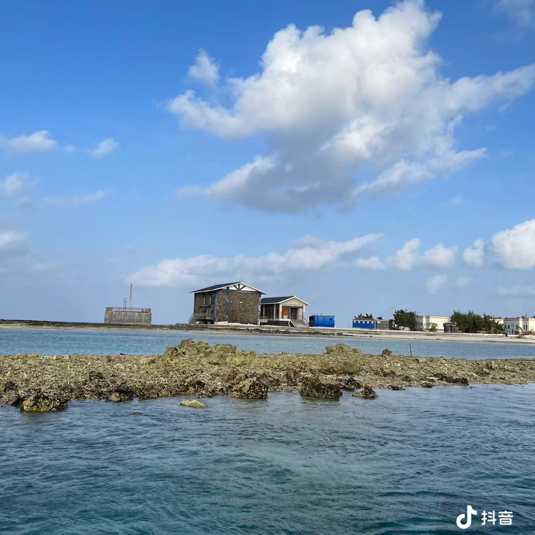 慢慢来，谁都有乌云蔽日的时候，天总会亮。晚安💤 