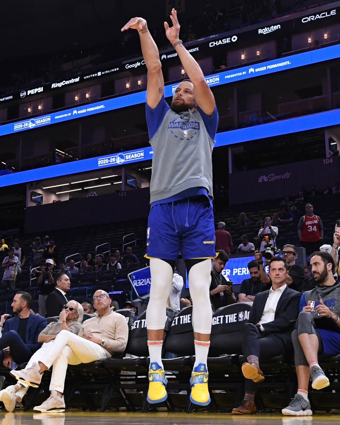 库里跟UA结束合作之后，穿的最多的是耐克，其次是安踏，韦德之道12和欧文3代穿过