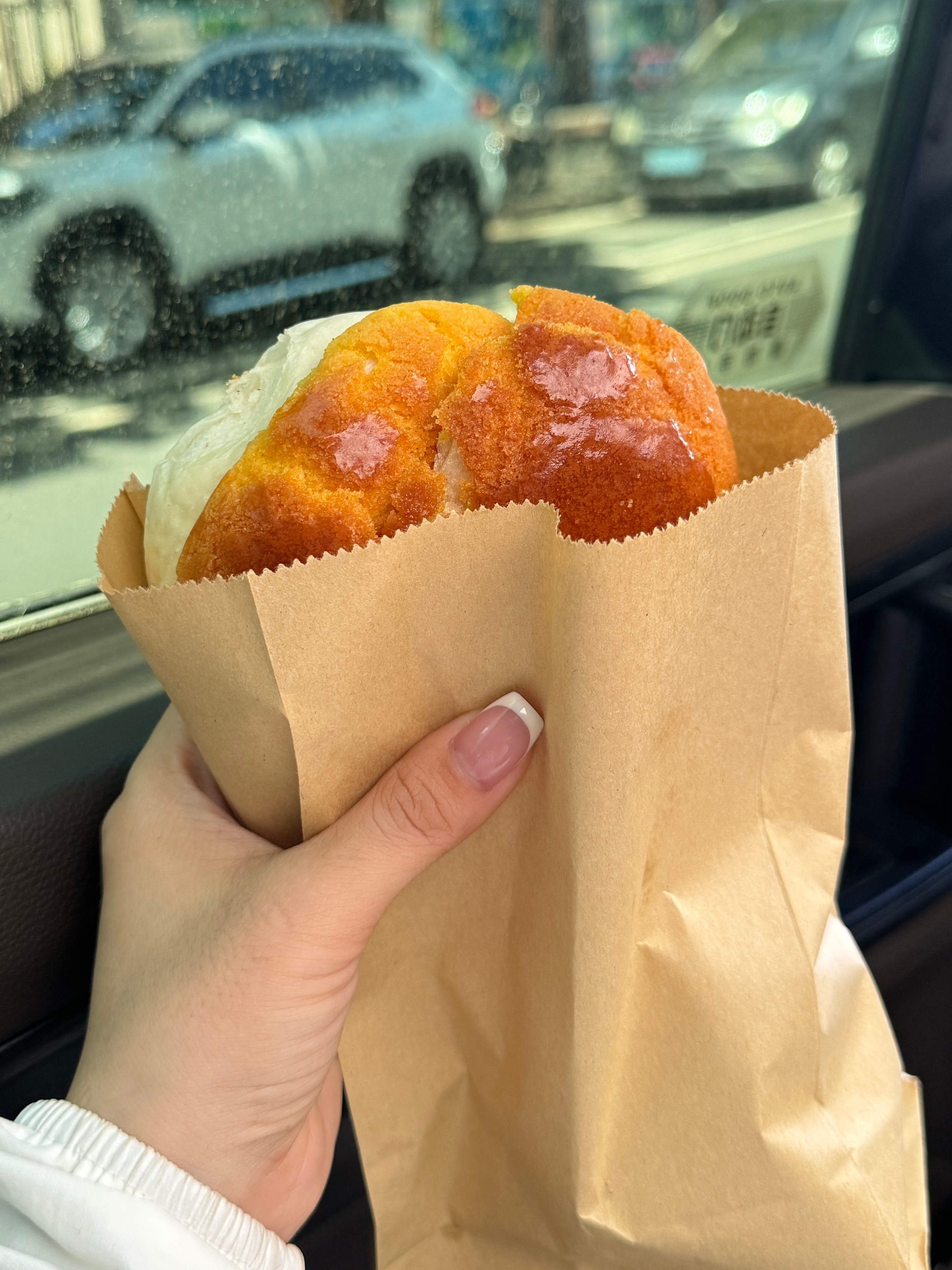 吃到了超级好吃的菠萝包！🤗 ​​​