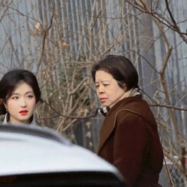 李兰迪这次挺萌的，比平时画熟女妆好看 