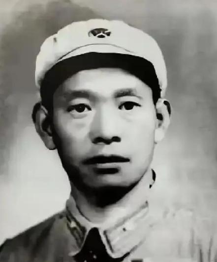 1943年，八路军电台台长刘长生，拿着结婚申请找组织批准，然而组织发觉他的结婚对