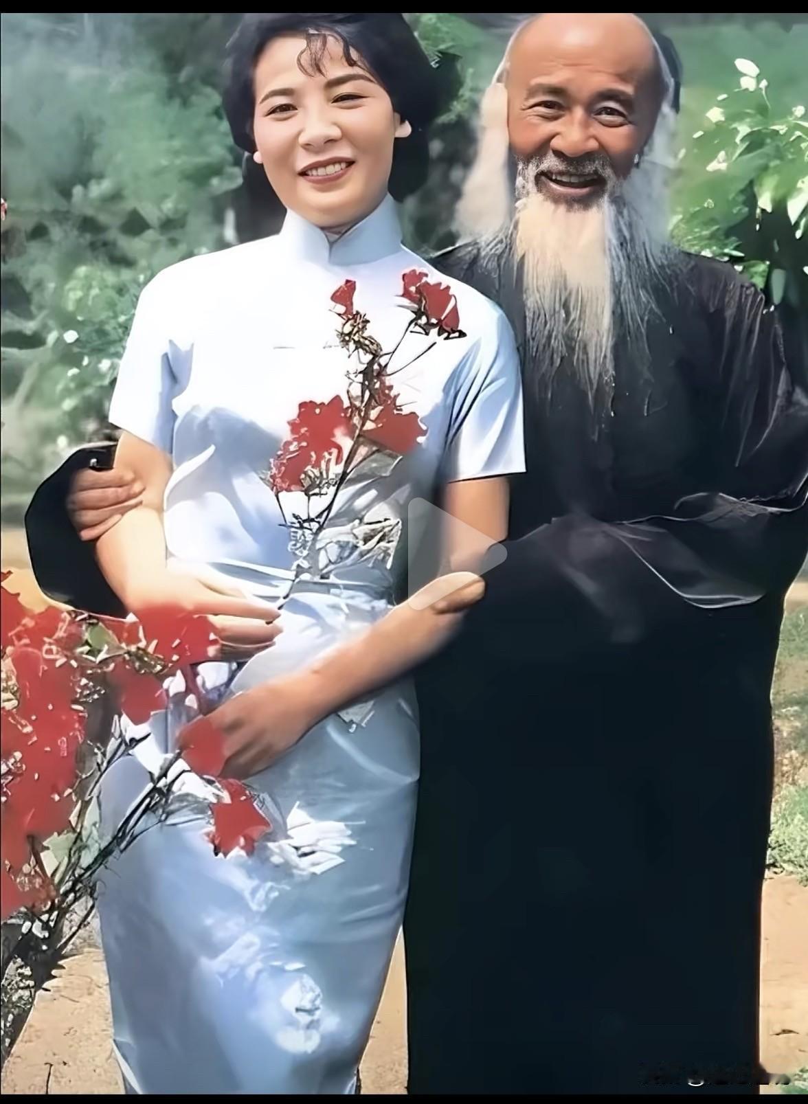 【大师果然是大师，新婚之夜都与众不同】1947年，18岁的徐雯波嫁给了闺蜜的父亲