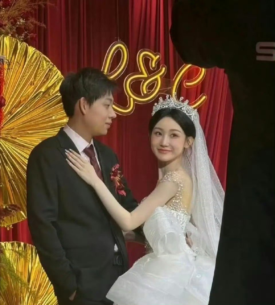 曝陈雪凝老公出轨不是刚结婚吗，什么情况