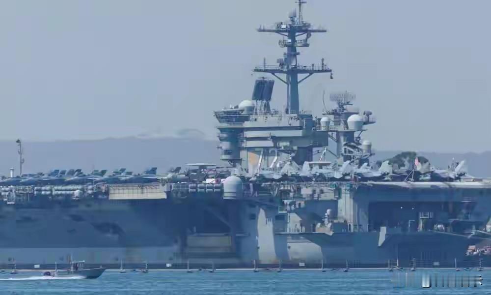 大战一触即发！美军航母抵达兵力增至16000人，俄罗斯果断出手！

11月2日，