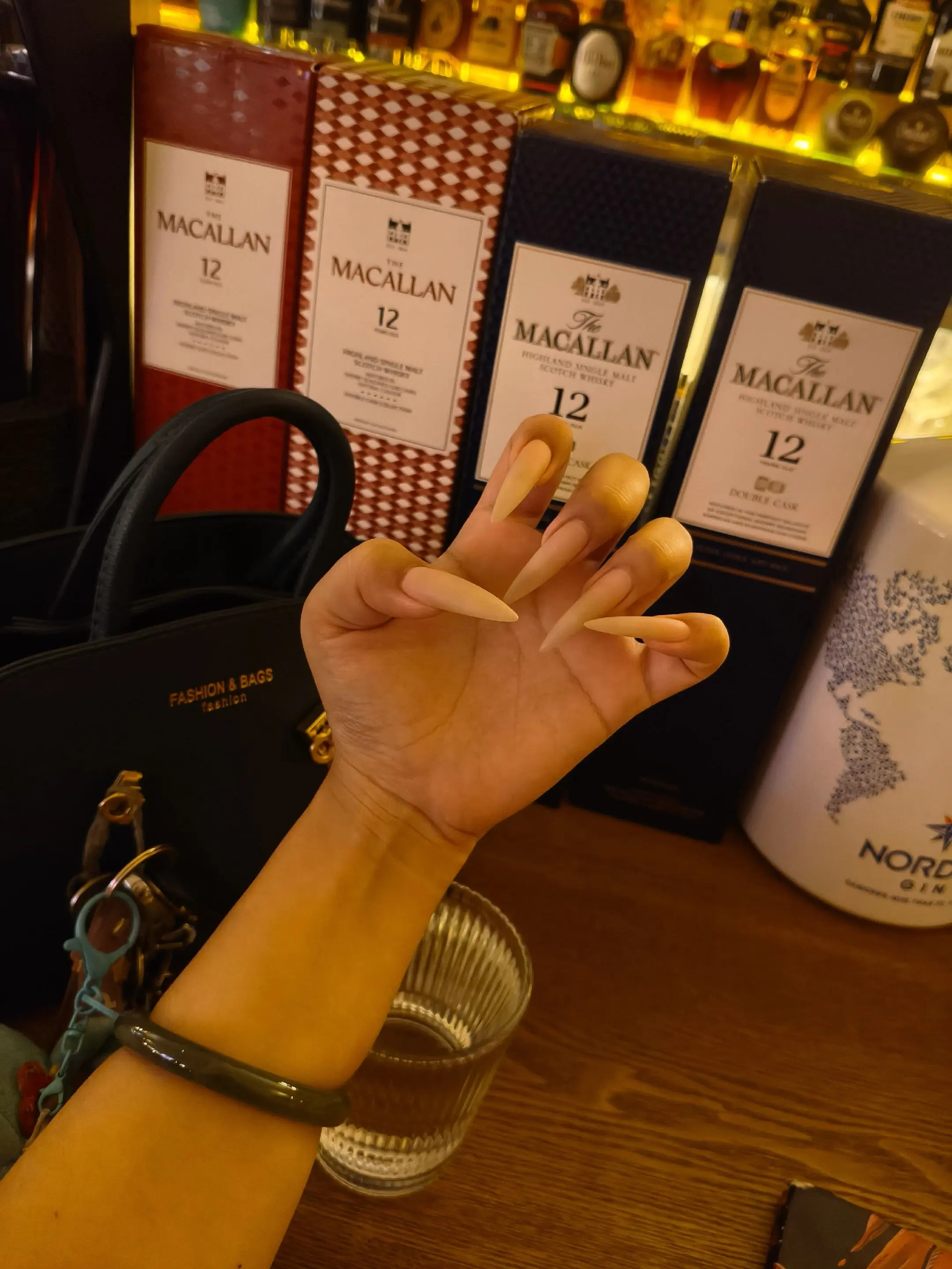 我想entp的情绪感知是迟钝的，现在我才明白，那段时间，我在长期的情感...