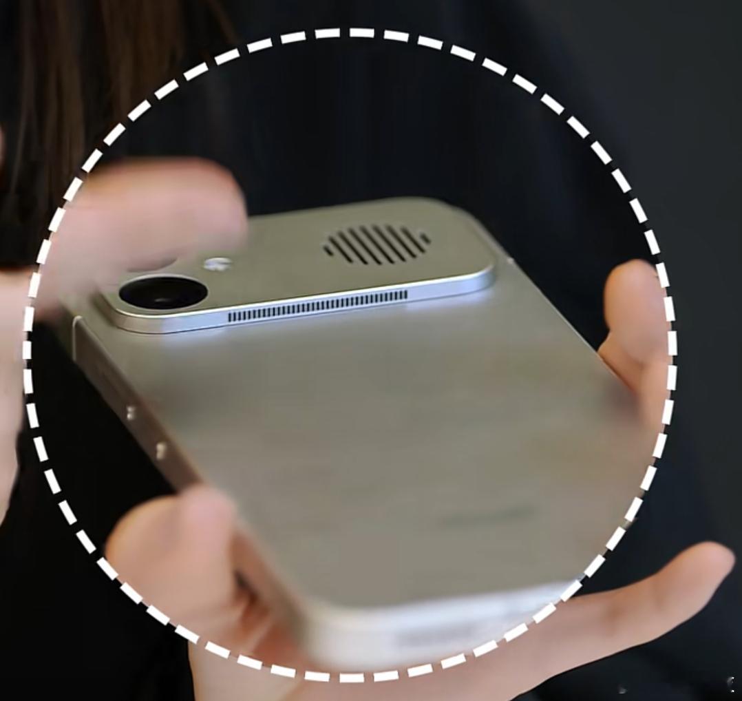 那啥，红米K90 Max的风扇出风口在后置Deco下边这个位置。 