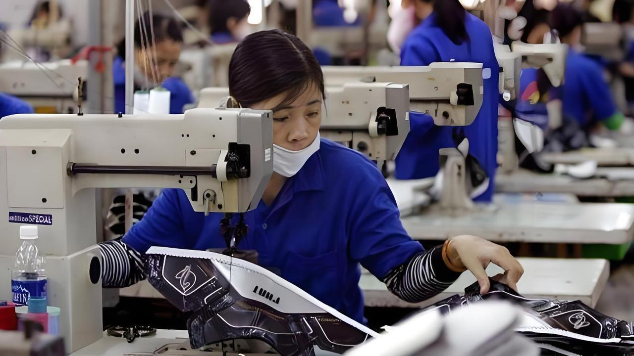 我估计越南腾飞不起来了！原因很简单。就这么说吧，越南去年要向云南、广西买商电才能