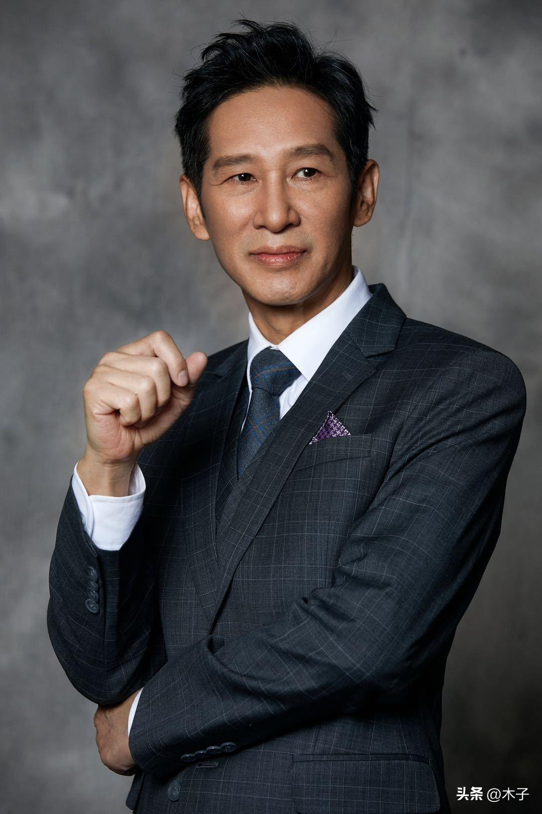 老戏骨王劲松的公开发声，撕开了AI时代最让人脊背发凉的侵权乱象。
 
2月26日