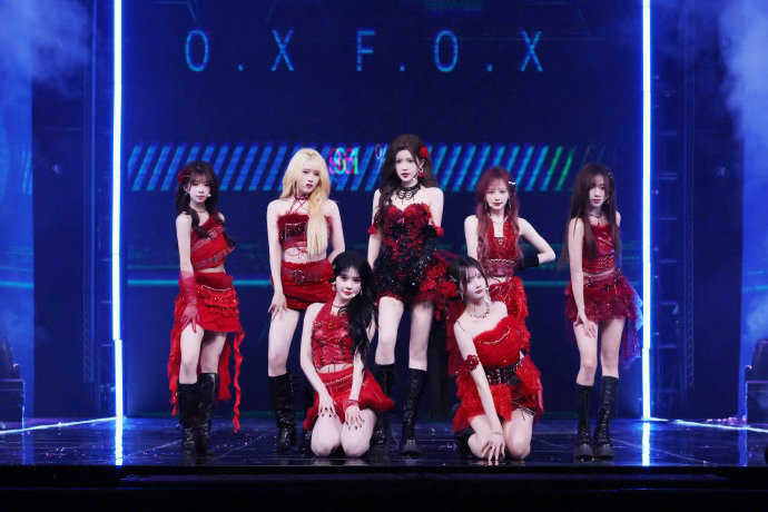 五一五天假期，七场公演，两场生日特别企划，一场全员答谢见面会，还有冷餐会和MIN