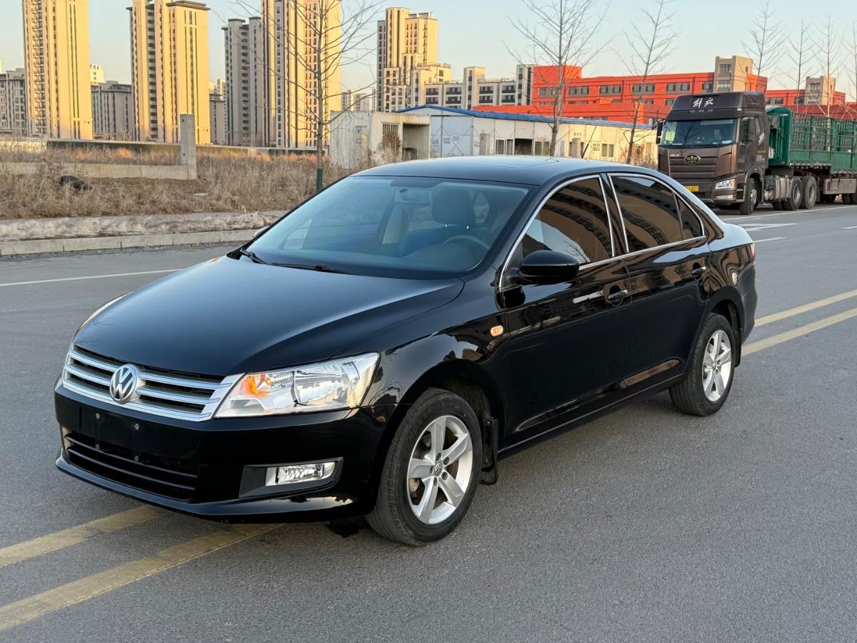 说说我爸这辆车吧，辆车前面出过一次事故，前边翼子板和机舱盖有损伤，但是机舱盖的损