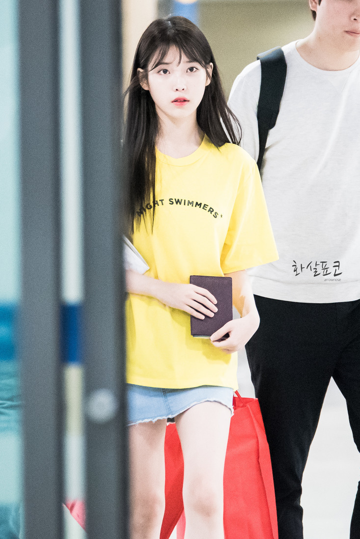 IU[超话]  💜IU花书签3 2016年时光机🐥九年前的160710 IU