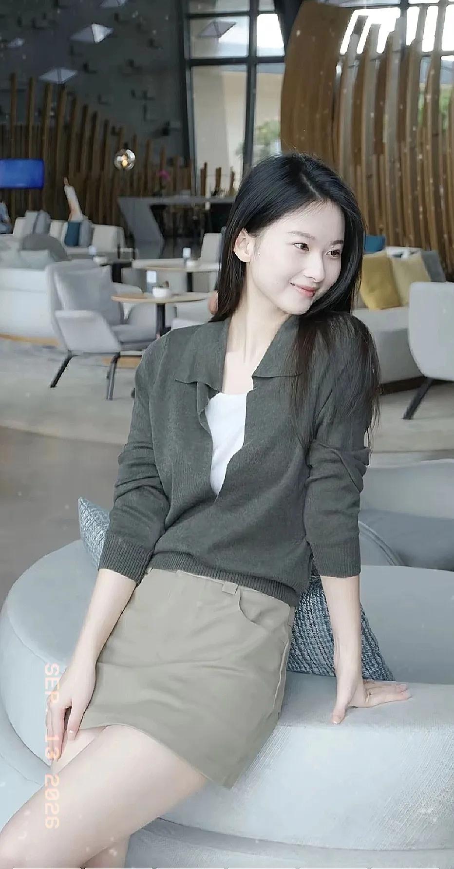 知性美女穿搭分享 气质美美的美女穿搭分享！