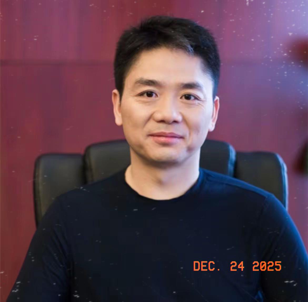 刘强东可能也没想到！自家京东的仓库，在巴黎上演了一出堪比“卢浮宫0元购”的大剧。