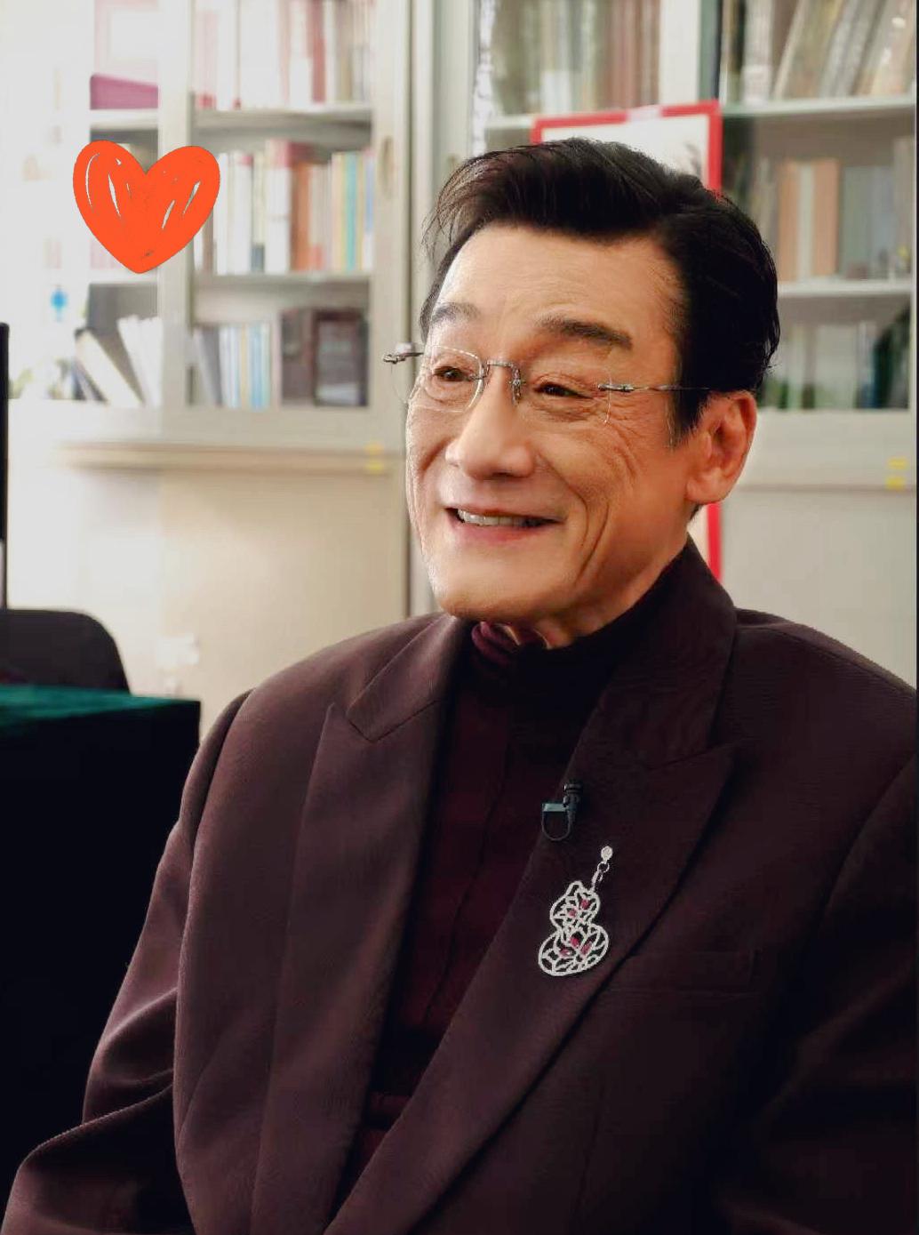 为什么梁家辉现在还在拍戏？
原因很简单，
不是因为他缺钱了，也不是因为他想蹭热度