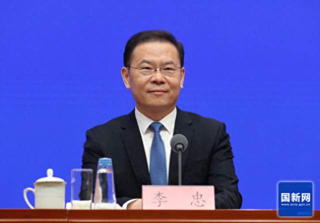 人社部：做好高校毕业生、农民工等就业，更好维护劳动者工资报酬、休息休假等，将健全最低工资标准调整机制