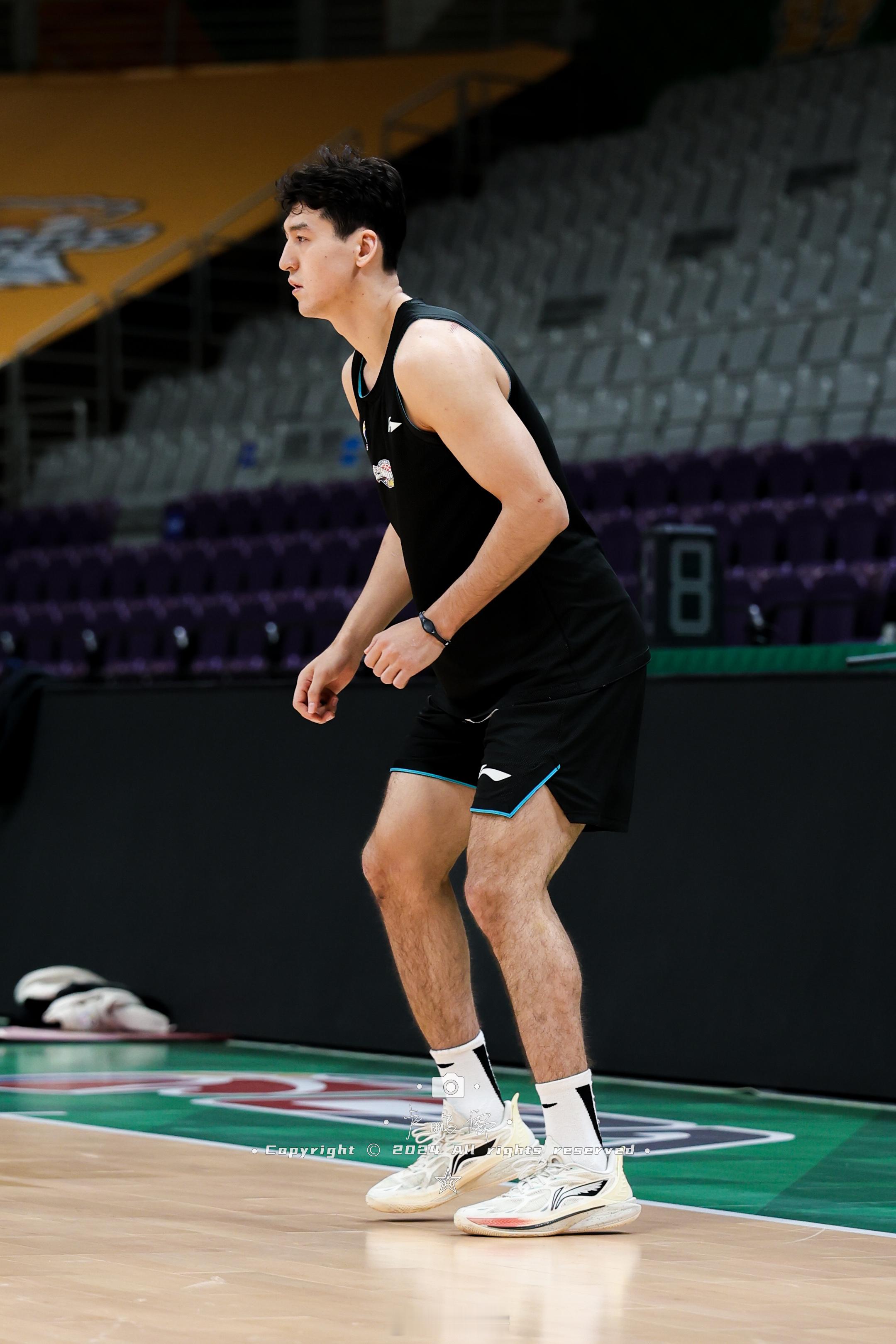 新疆vs辽宁踩场训练照片📸  