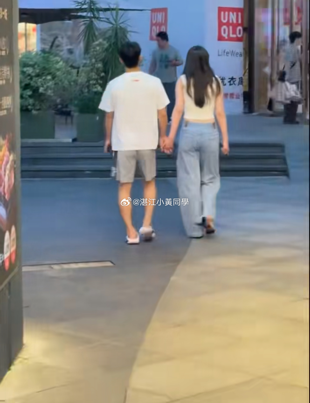 这么热的天，杰仔你还出来拖手仔朋友们好高啊😦广东宏远徐杰流星雨广东男篮 东莞