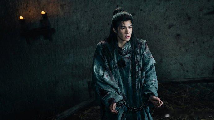 李昀锐新剧空手夺白刃李昀锐诸葛玥空手夺白刃李昀锐lin眼神冷冽身手矫健，徒手制敌