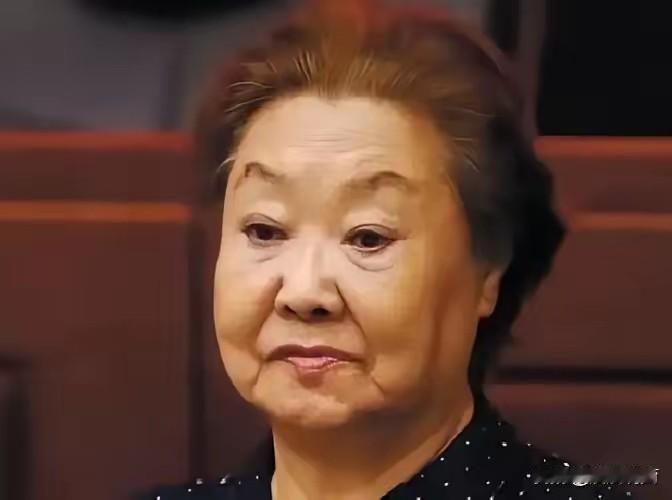郭兰英没办追悼会，28年守在身边的侄女陪到最后，遗嘱却把学校资产、版权收益和房产
