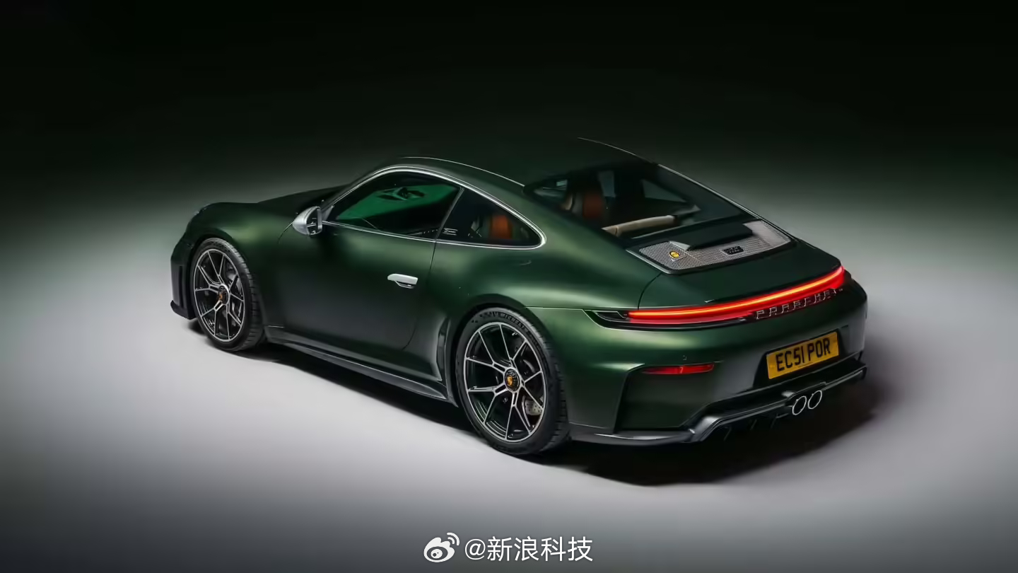 【保时捷称永远不会有纯电911】保时捷制定了“2035 战略”，并将在 10 月
