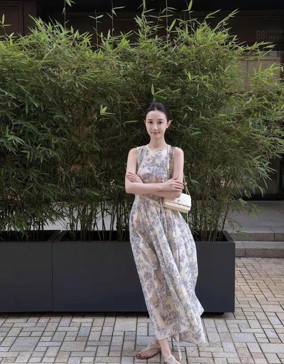 人长的这么漂亮，脚丫子还这么好看。