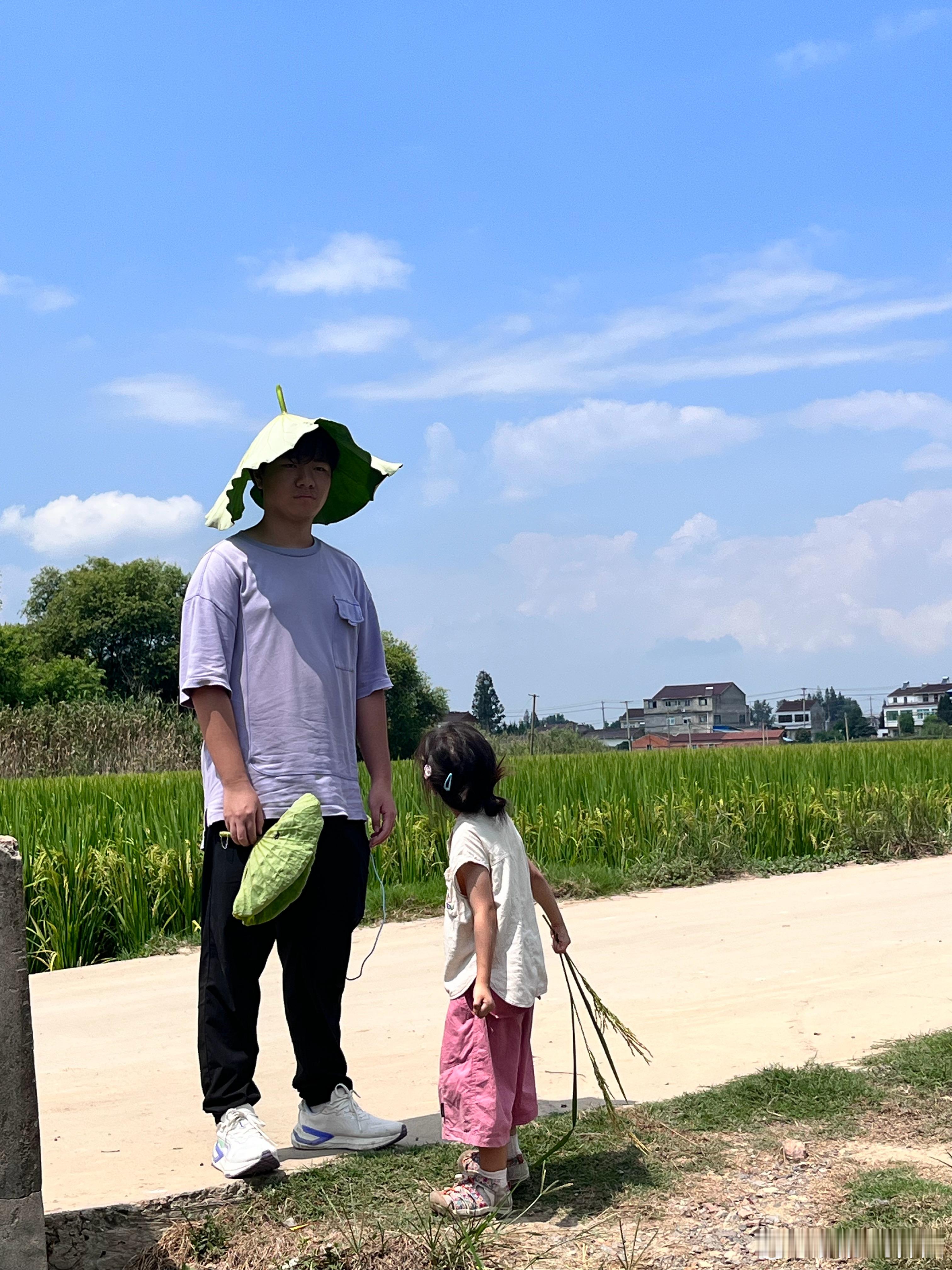 今天回老家一日游老家已经没有我们的家了，但是时不时喜欢开车回去溜一圈，我一直认为