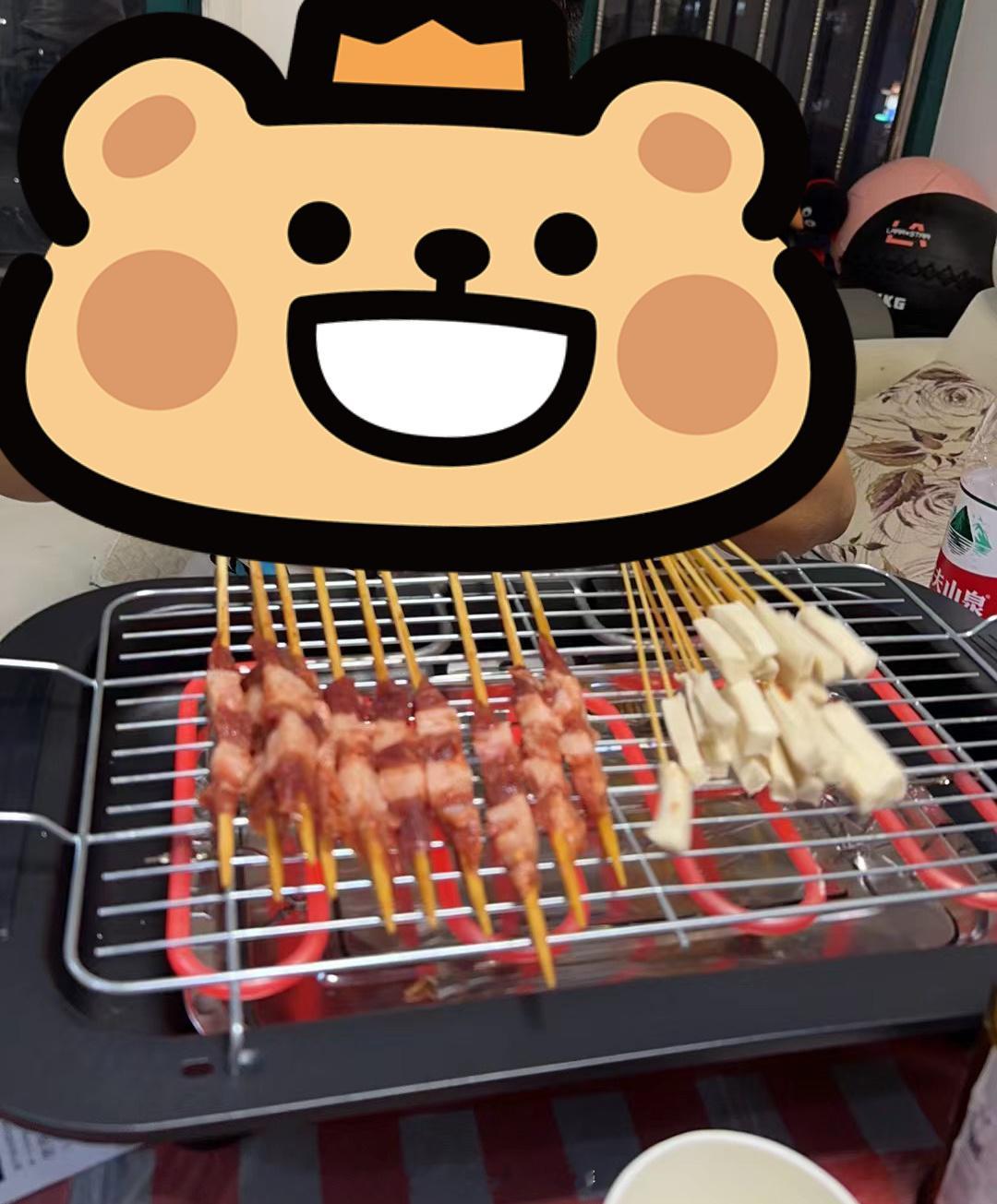 这大热天的  在家烤串儿🍢舒坦 ​​​