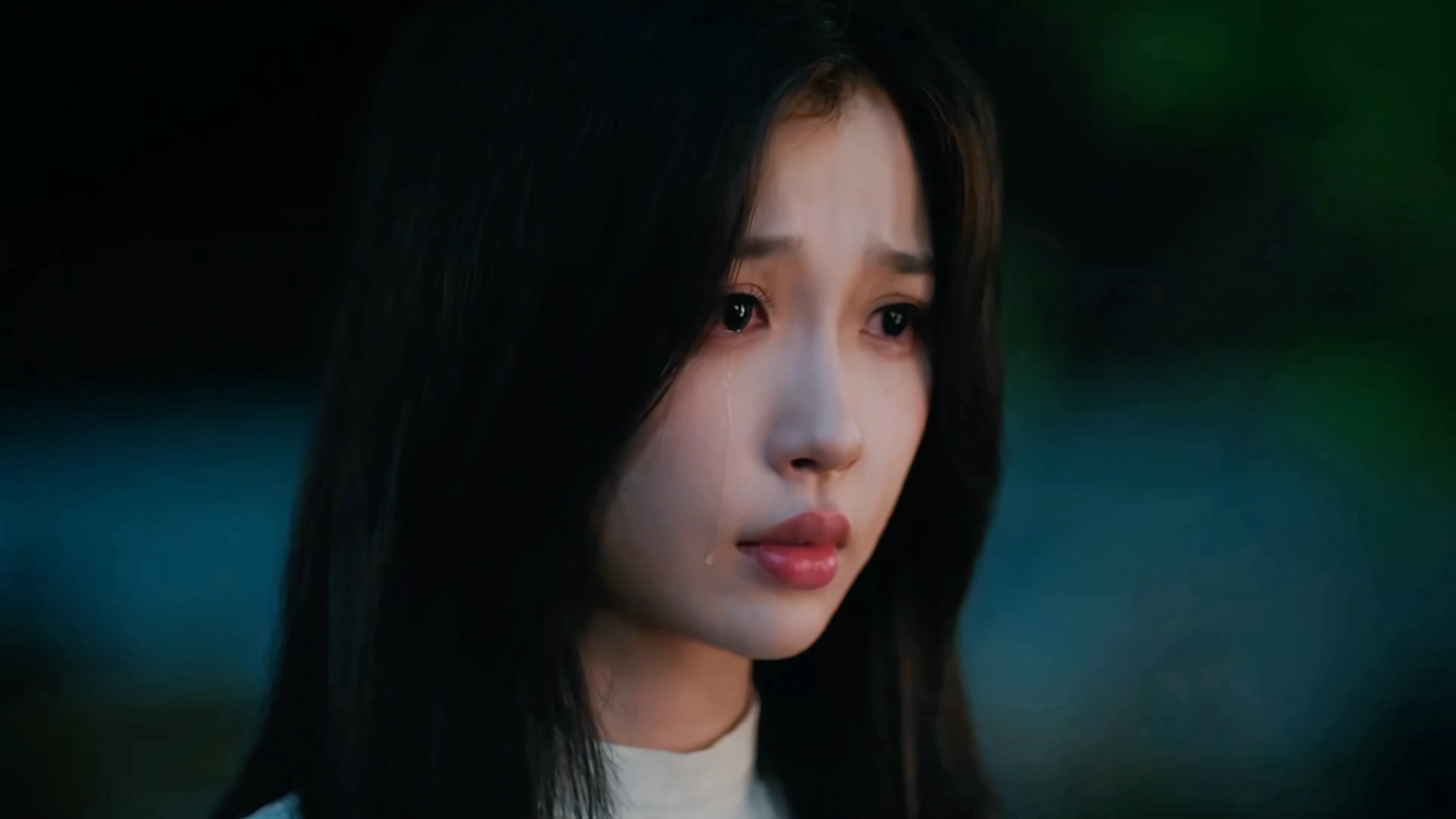 姜暮香香软软小蛋糕 隔着十年时光的生疏里带着不自觉靠近的念头再冷漠的人遇到姜暮的