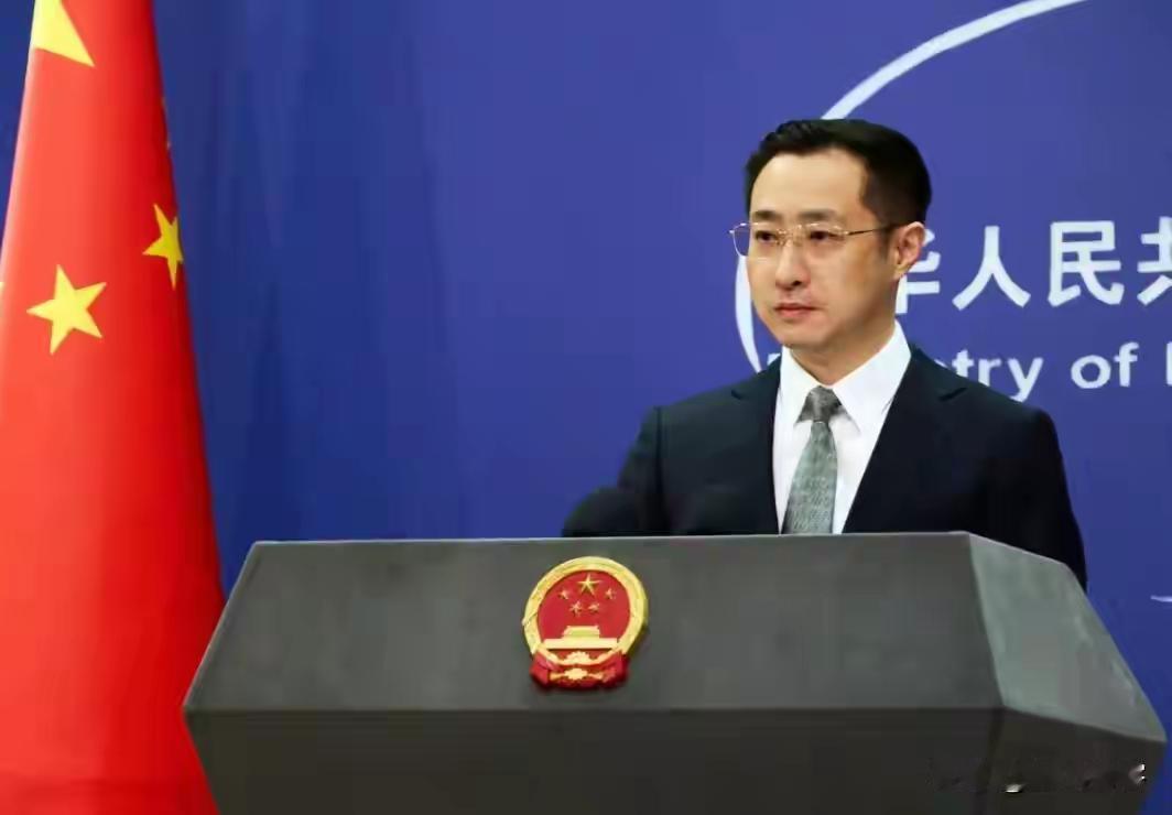 最近，日本政客高市早苗
又在秀存在感了！
这一次她更是离谱，
居然公开胡说八道，