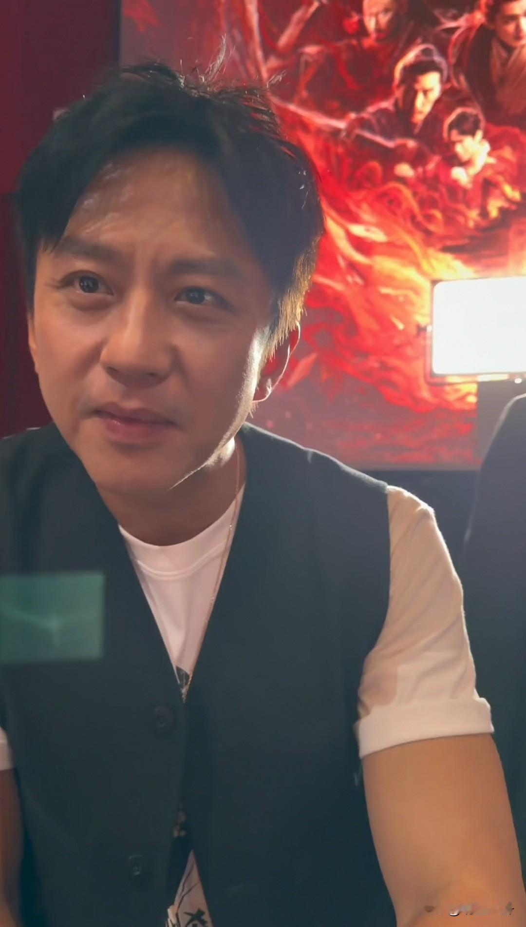 粉丝赤裸裸的调戏超哥[笑哭][笑哭][笑哭]爱上超哥就像呼吸一样简单，一点也不怕