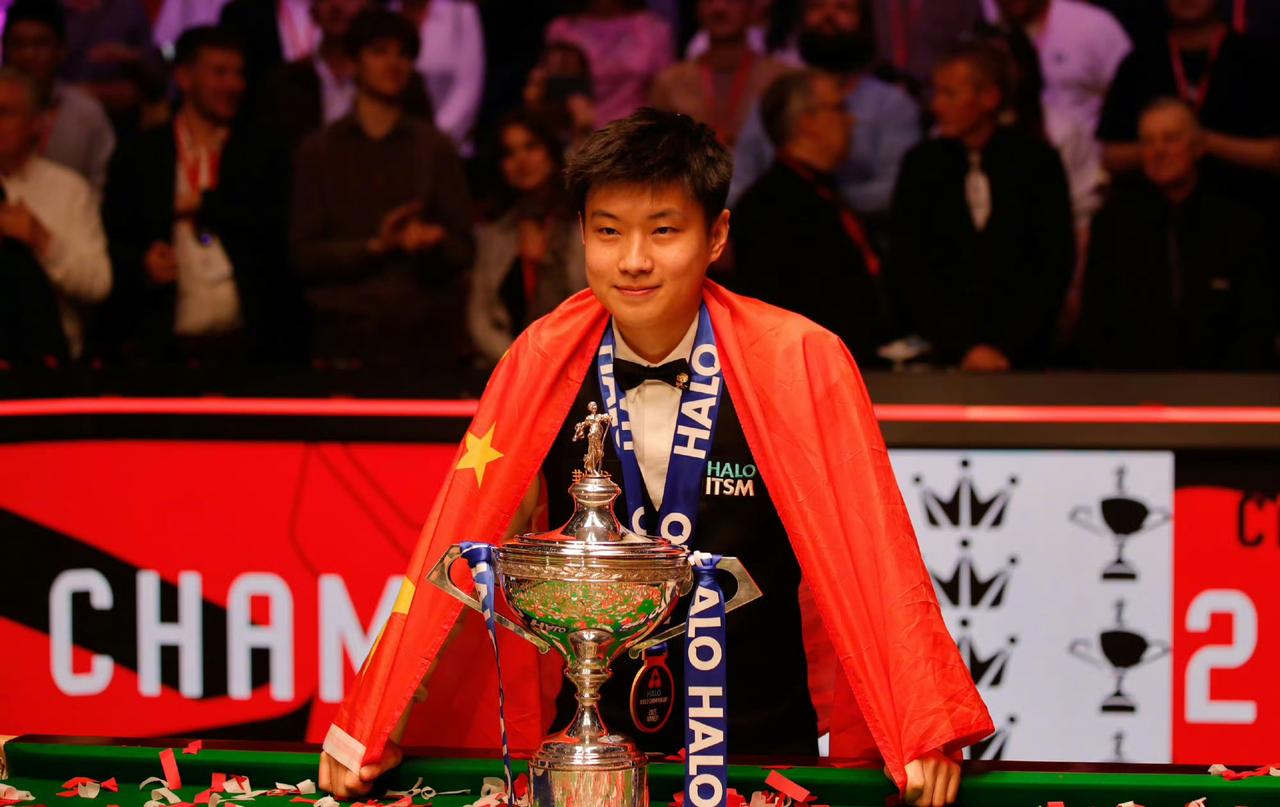 斯诺克赛场外也是热闹起来了！赵心童被机长卡特投诉、希金斯最近公开押宝赵心童，说他