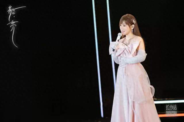 2026李佳薇深圳演唱会官宣（时间+地点+票价）