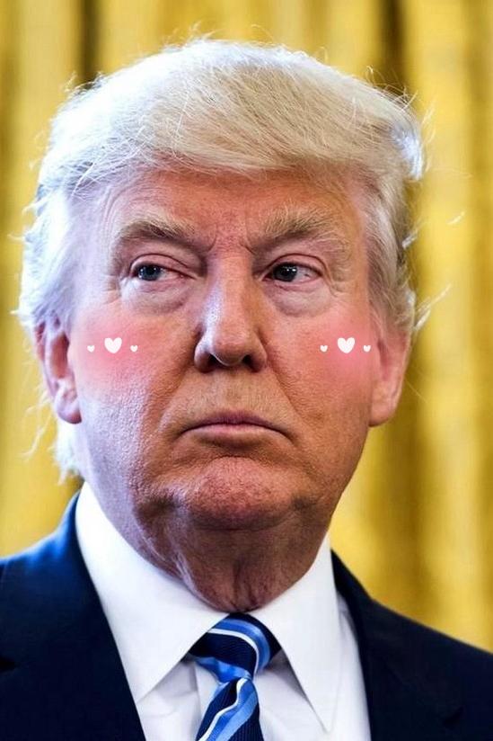 这事儿，说白了就一句话：美军在委内瑞拉门口，扣了咱们有中资背景的油船。

几乎是