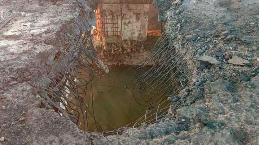 俄防长“精准警告”话音刚落，乌导弹袭击克里米亚重要桥梁，俄军关键补给线被炸

来