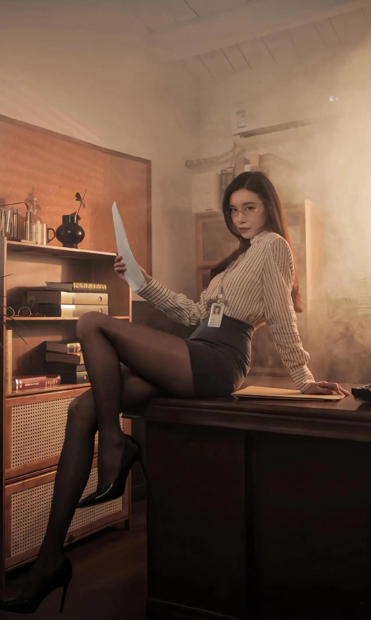 为什么每个男的都喜欢看美女