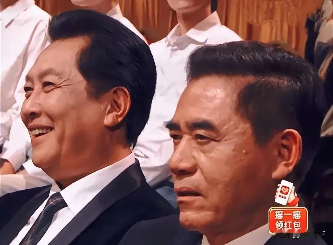 两个“老戏骨”唐国强和陈宝国，你更喜欢哪个？

当何炅在金鹰奖颁奖现场时说，唐国