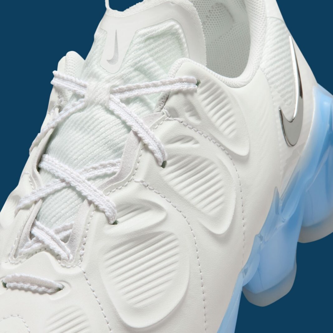 Nike First Sight Mirage 基于足球鞋的女生休闲款是 秋季发