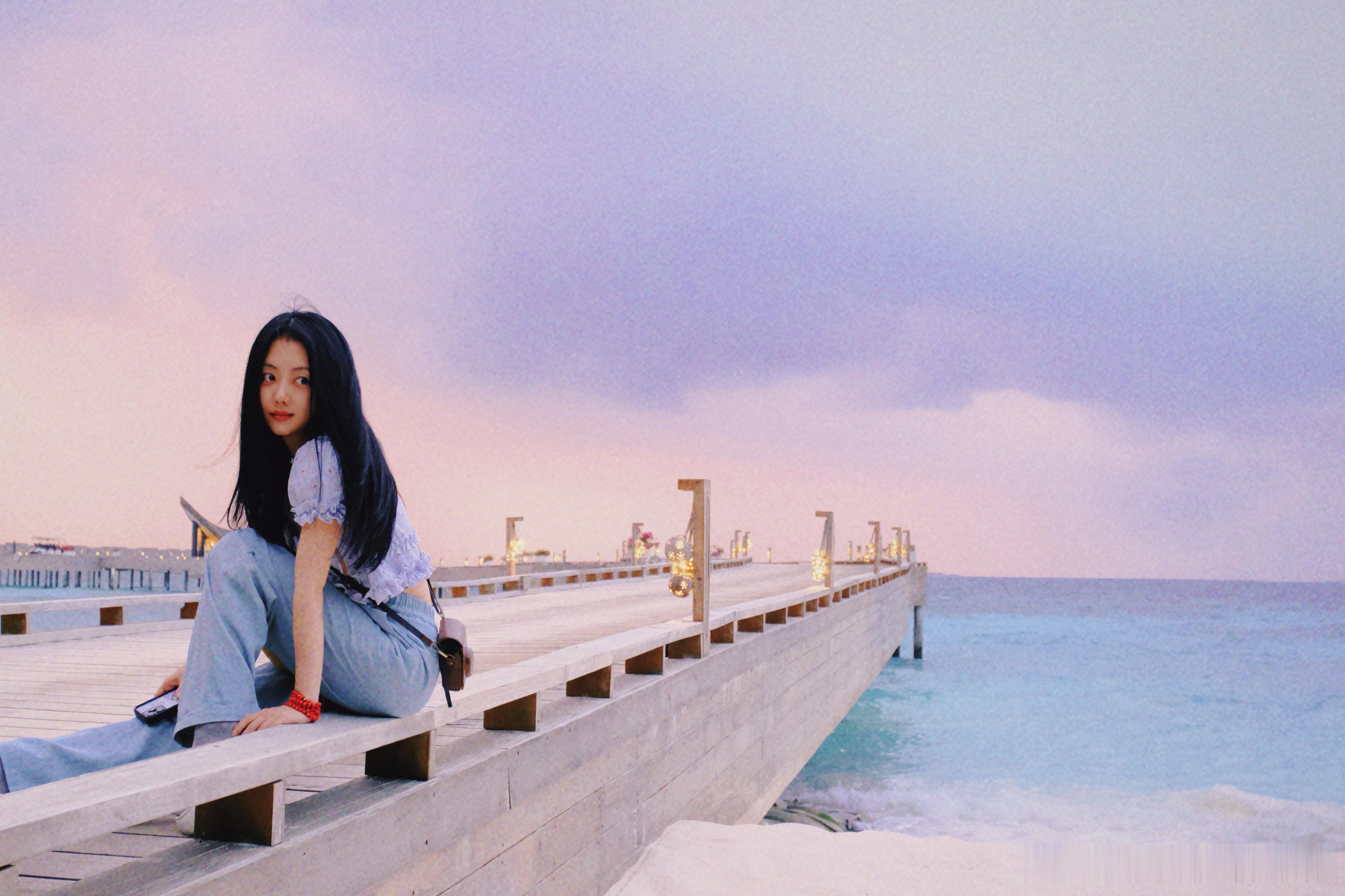 谭松韵11月行程已送达 媒体活动+综艺录制+杂志拍摄，11月一切顺利，期待多多见