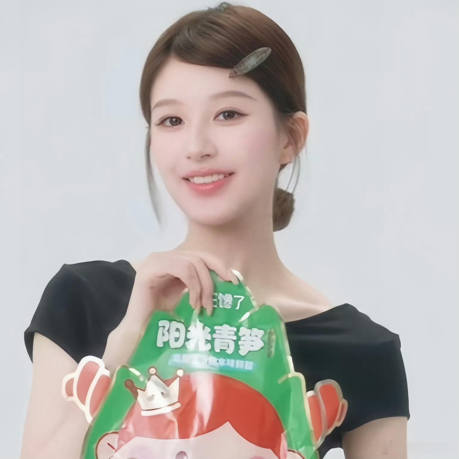 赵露思没组可进只能代言零食了吗