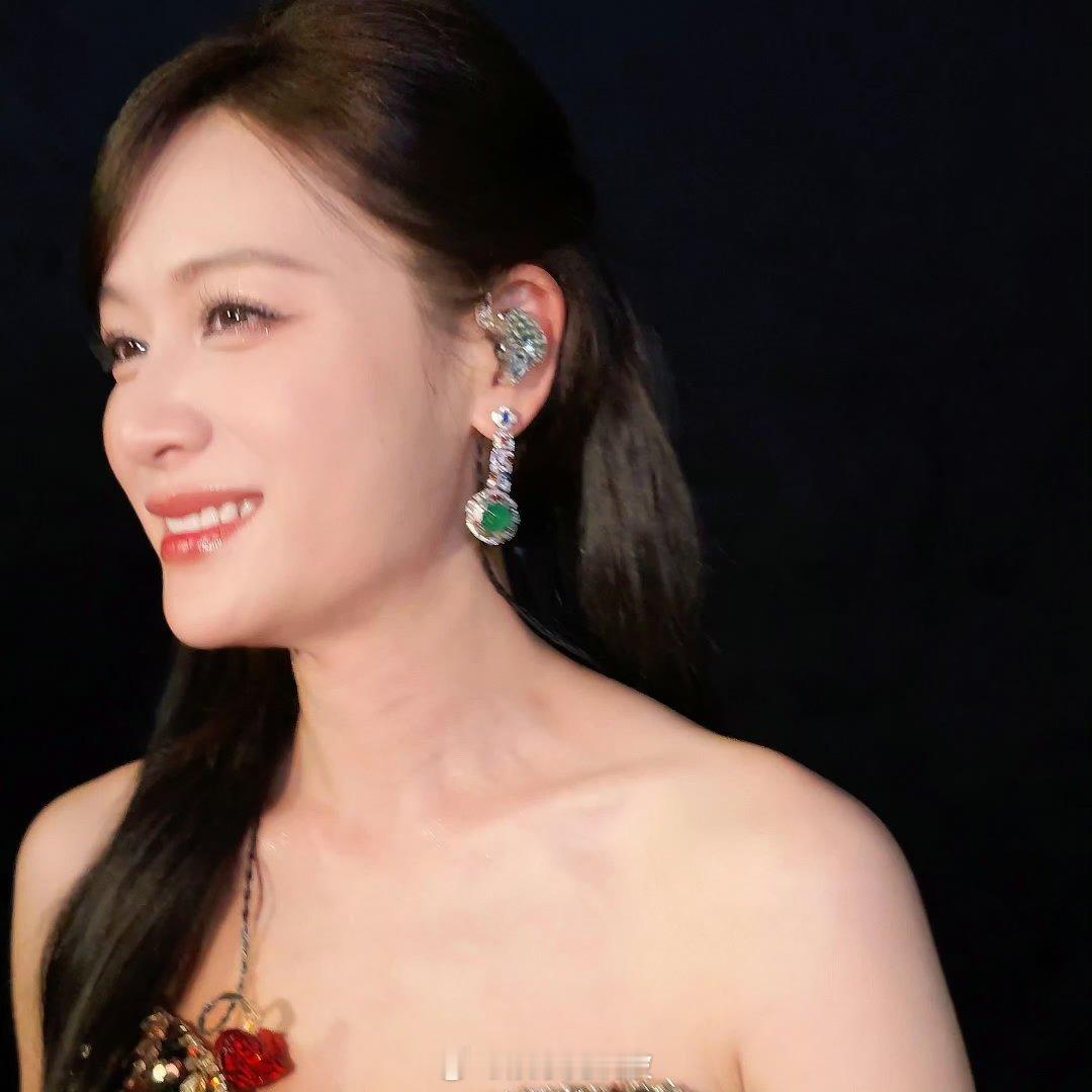 叶一茜说不如第一季就来浪姐不愧是性情中人！叶一茜直言该第一季就来，期待唱跳首秀封