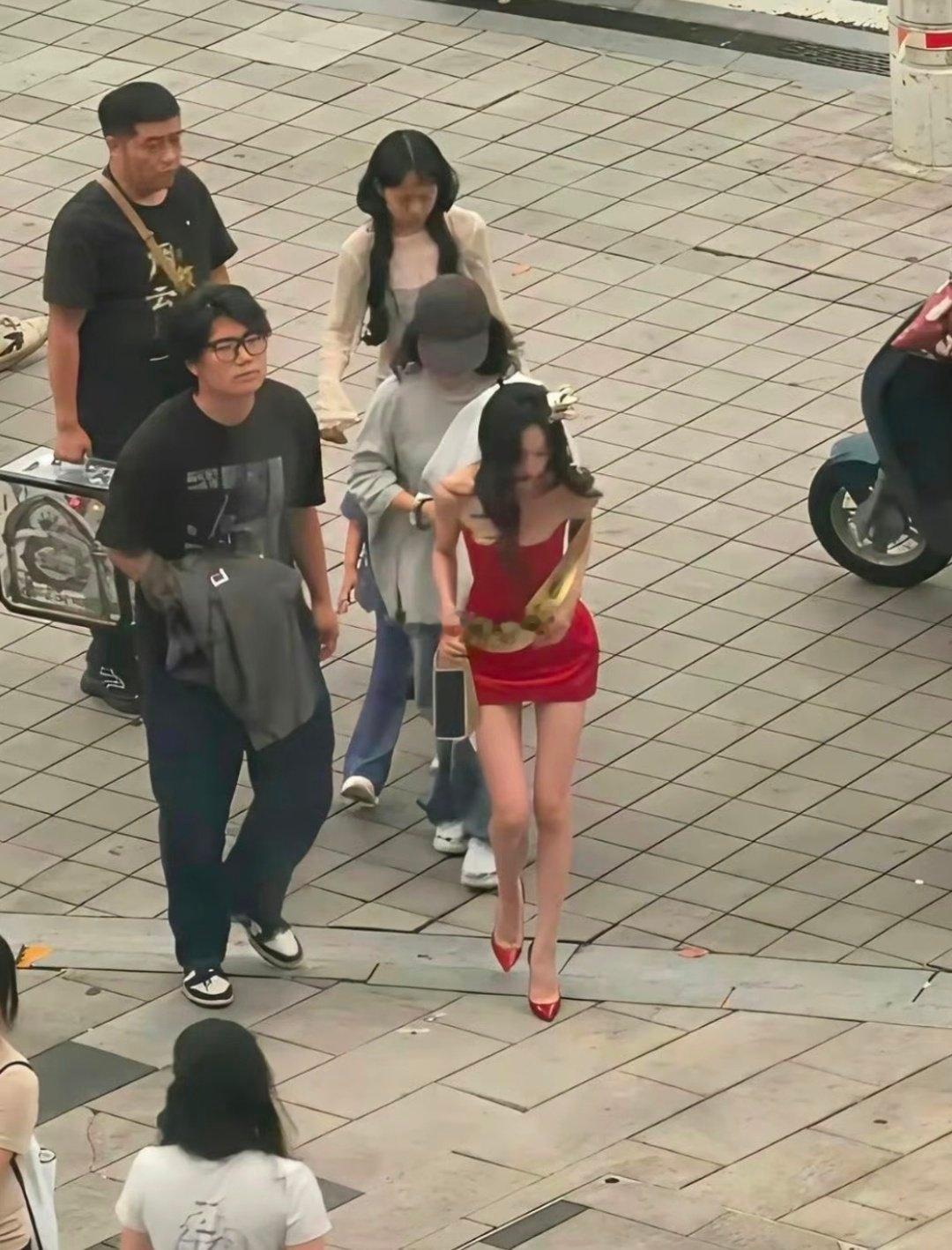 只有瘦到这种程度上镜才刚刚好 