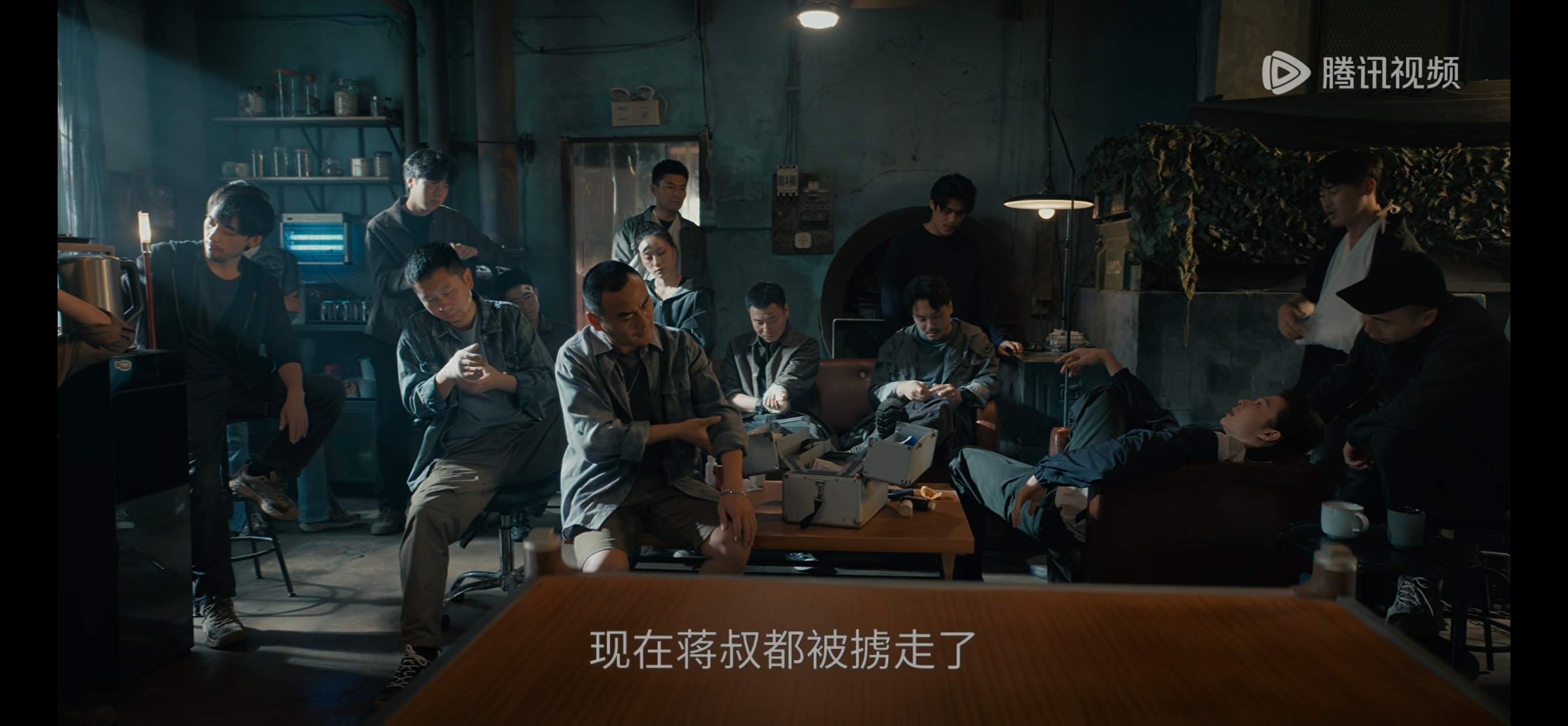 枭起青壤 同情反派我倒是不同情地枭，但每次看到南山猎人那群流里流气跟混混一样的成