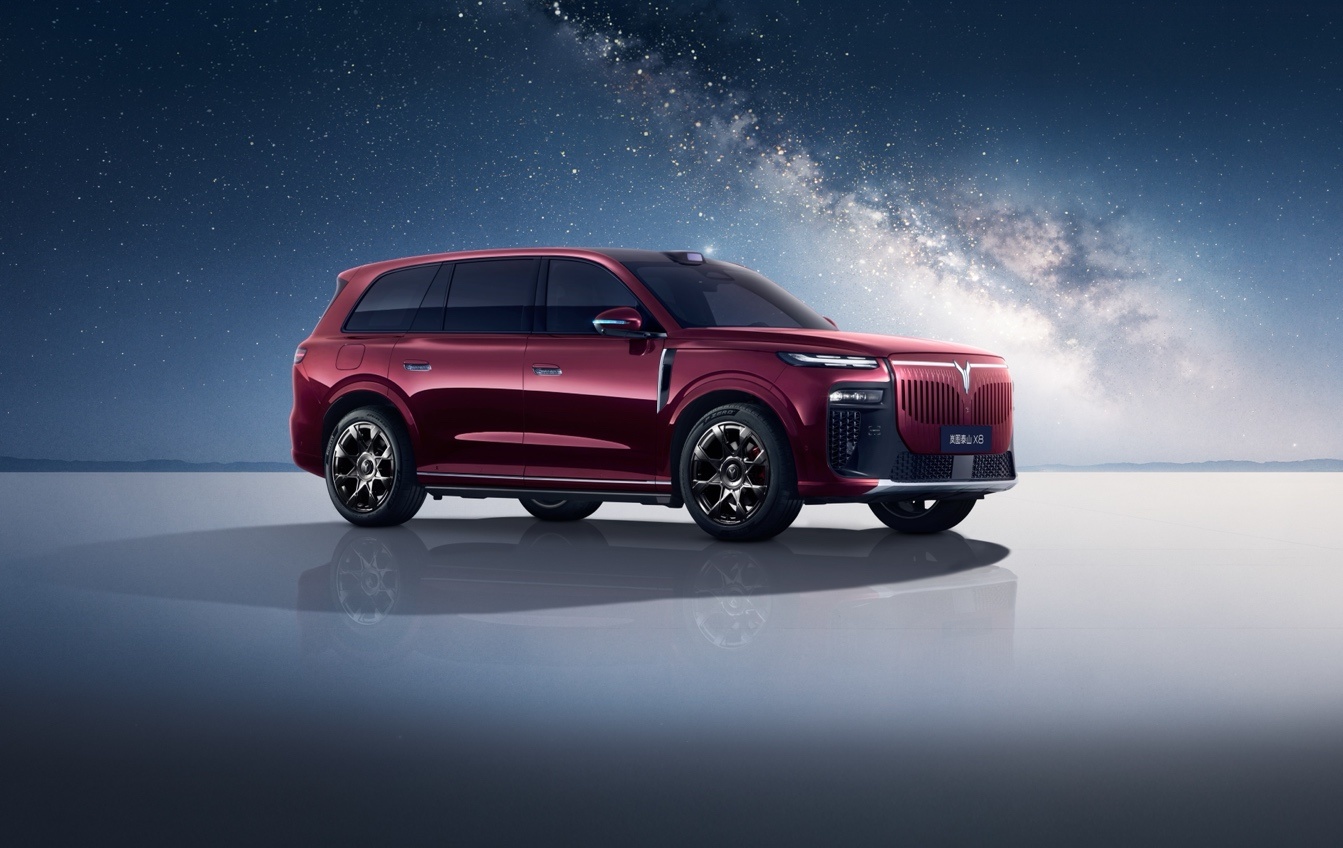 岚图“五座新王”泰山X8终于官宣预售了，4月22日开启！一键成床60秒躺平2.1