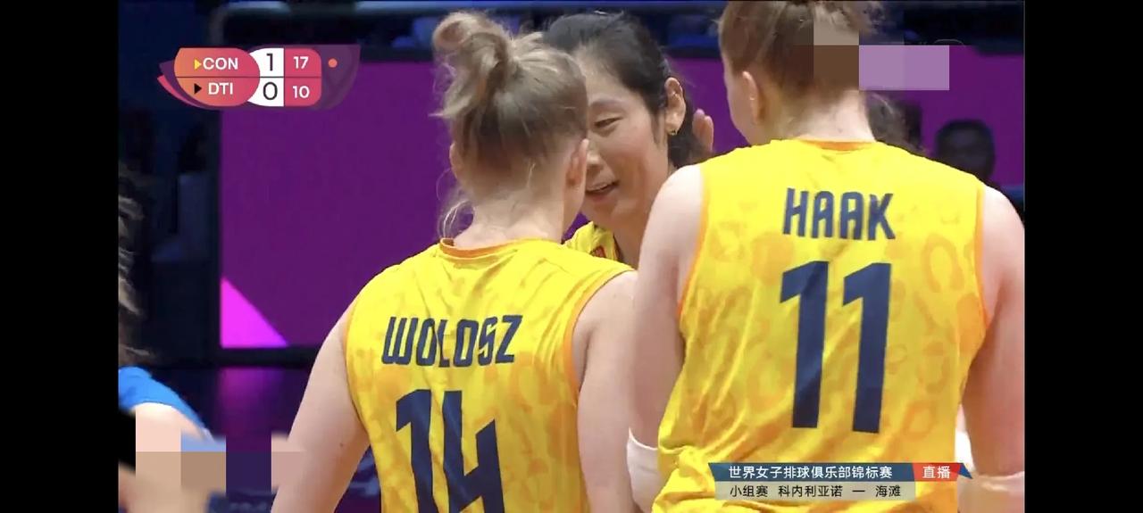 女排世俱杯，朱婷化身防守中坚！
前场能攻，后场能守，多次防起强力进攻！
朱婷，宝