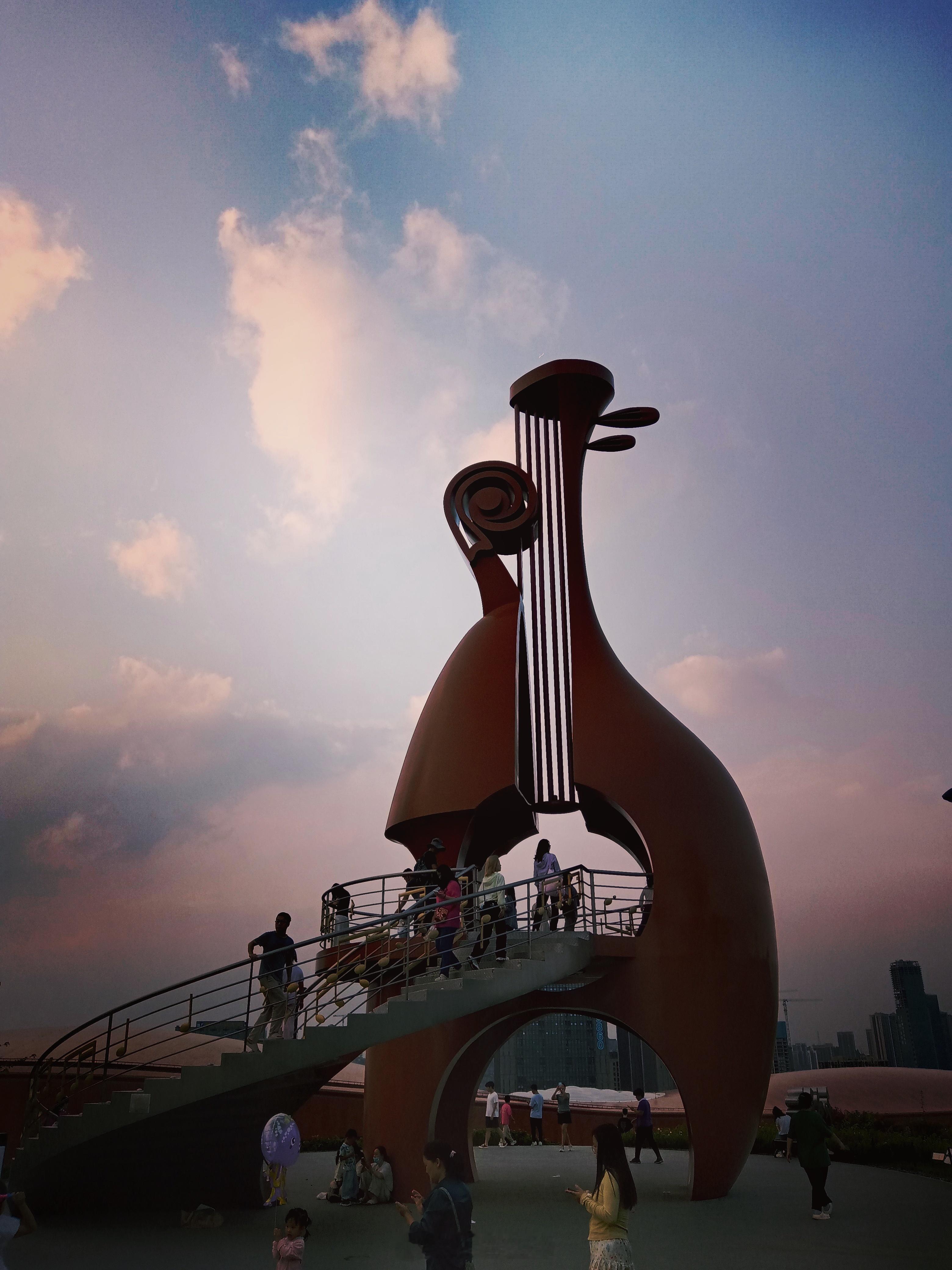 昨天看到奥沙利文这段话，“没有丁俊晖，我们这帮世界冠军，现在全在开出租车”，提到